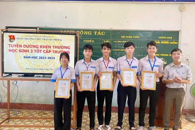 Hoạt động tuyên dương học sinh 3 tốt cấp trường năm học 2023-2024